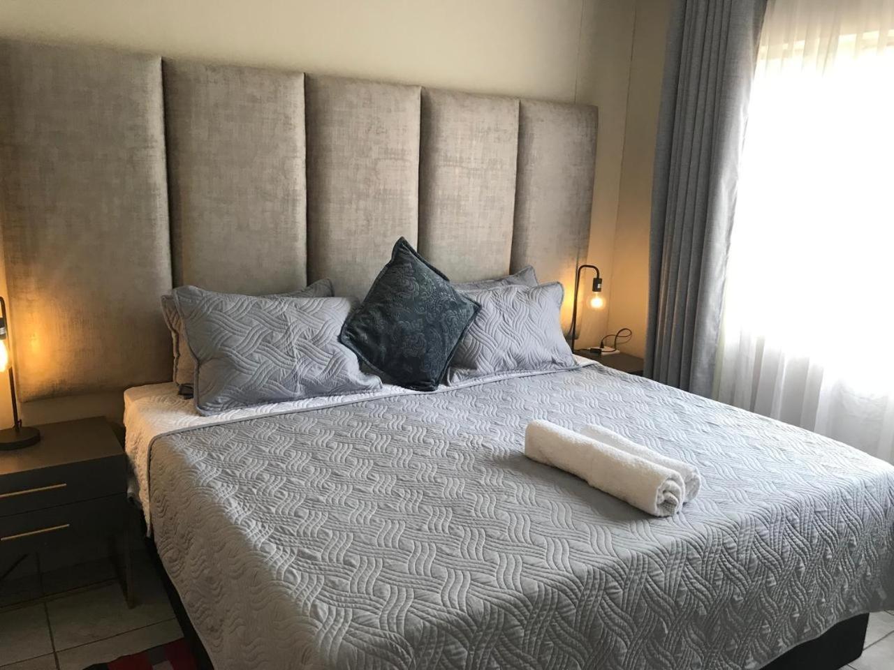 Menlyn Maine Apartments, Menlyn Place Pretoria-Noord Esterno foto