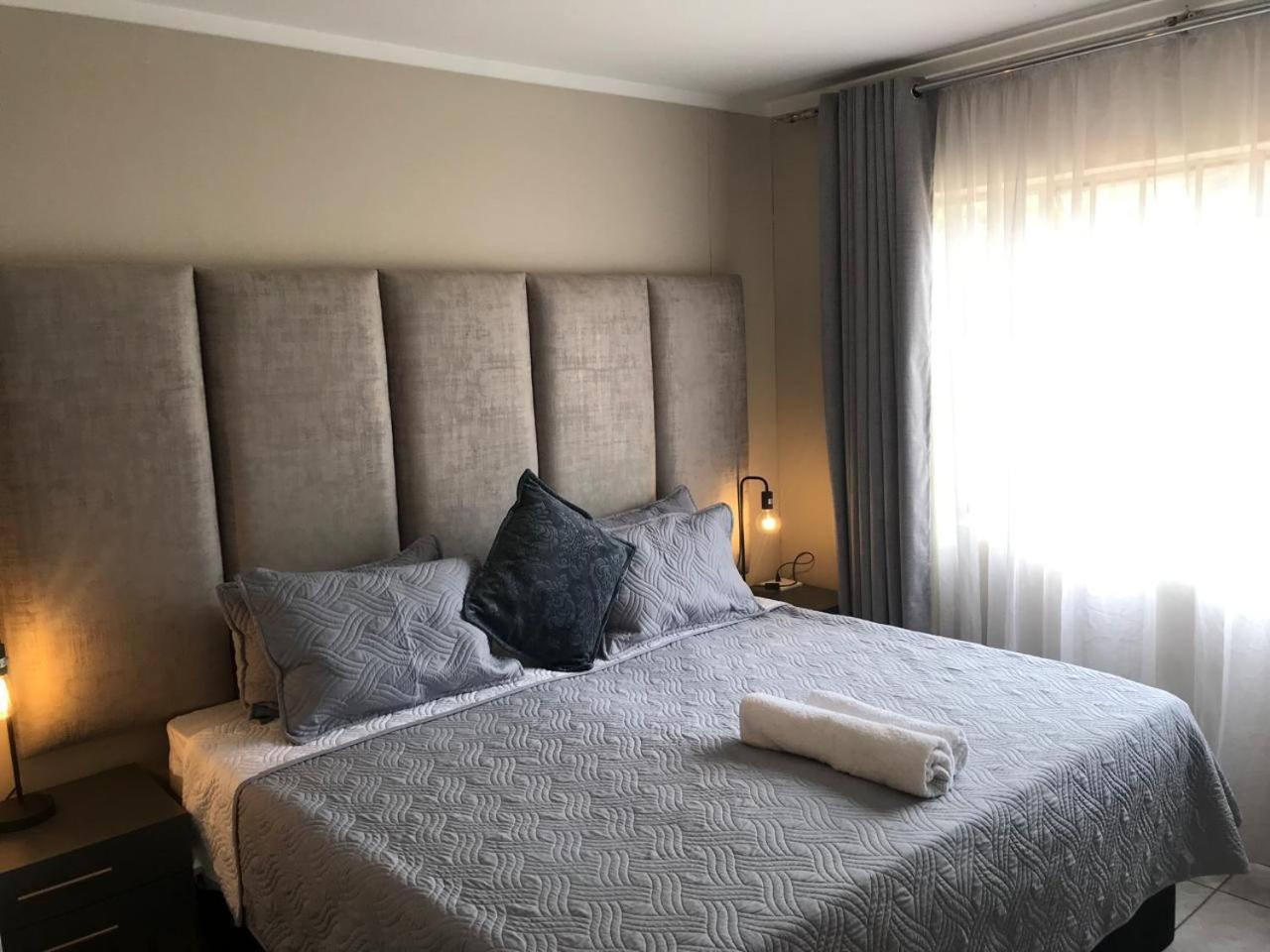 Menlyn Maine Apartments, Menlyn Place Pretoria-Noord Esterno foto