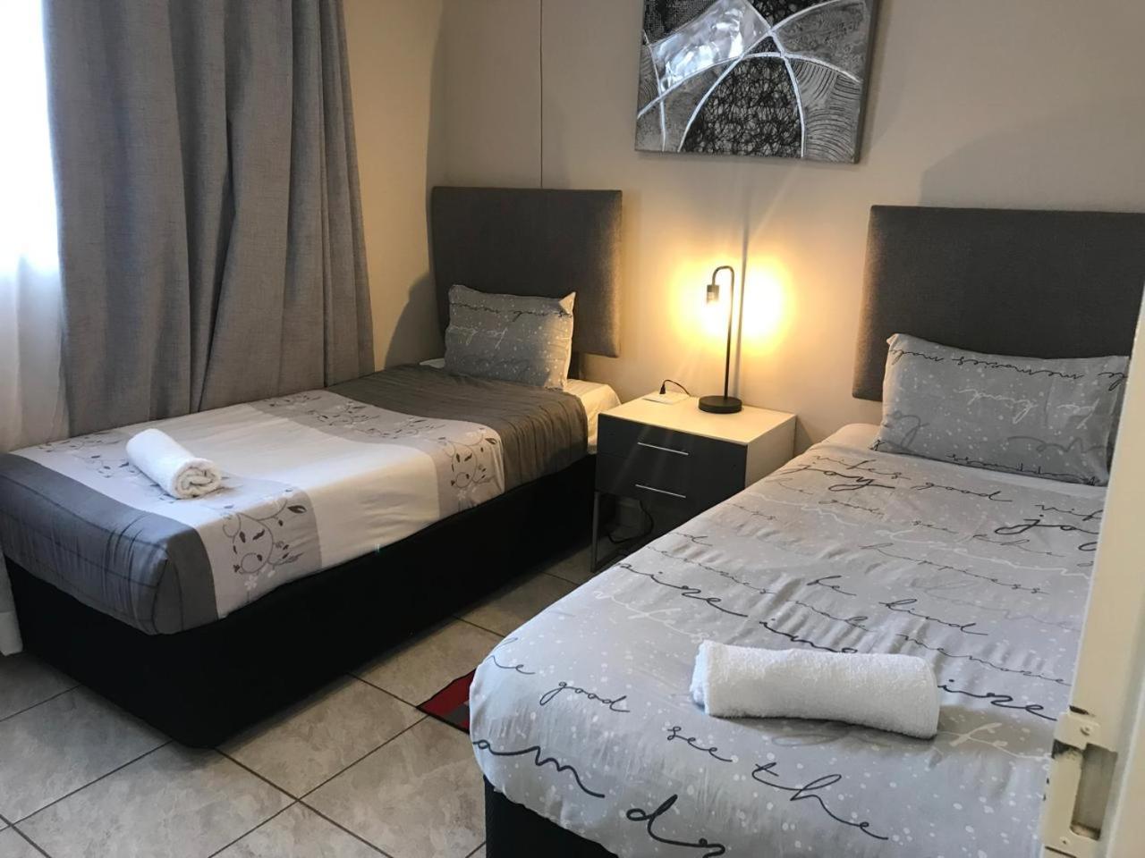 Menlyn Maine Apartments, Menlyn Place Pretoria-Noord Esterno foto