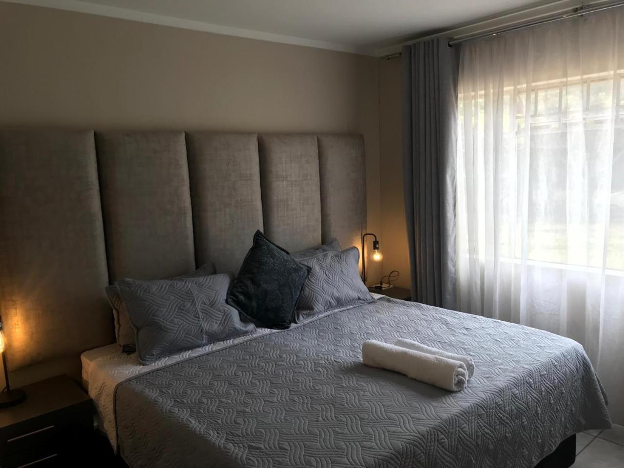 Menlyn Maine Apartments, Menlyn Place Pretoria-Noord Esterno foto