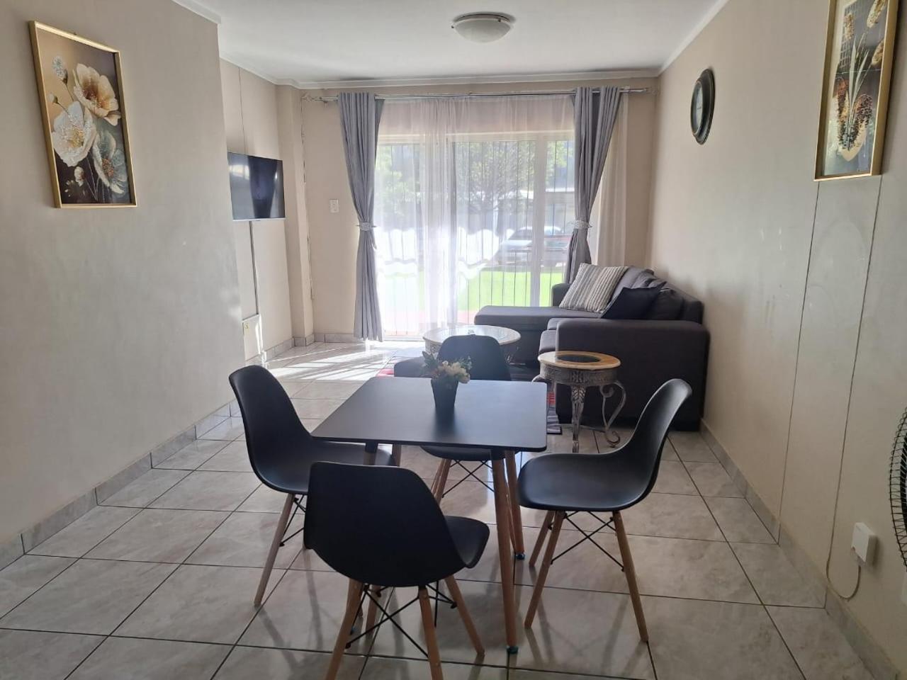 Menlyn Maine Apartments, Menlyn Place Pretoria-Noord Esterno foto
