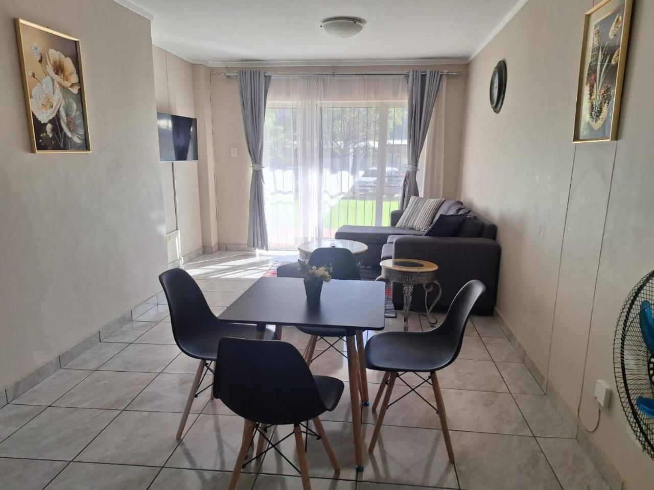 Menlyn Maine Apartments, Menlyn Place Pretoria-Noord Esterno foto