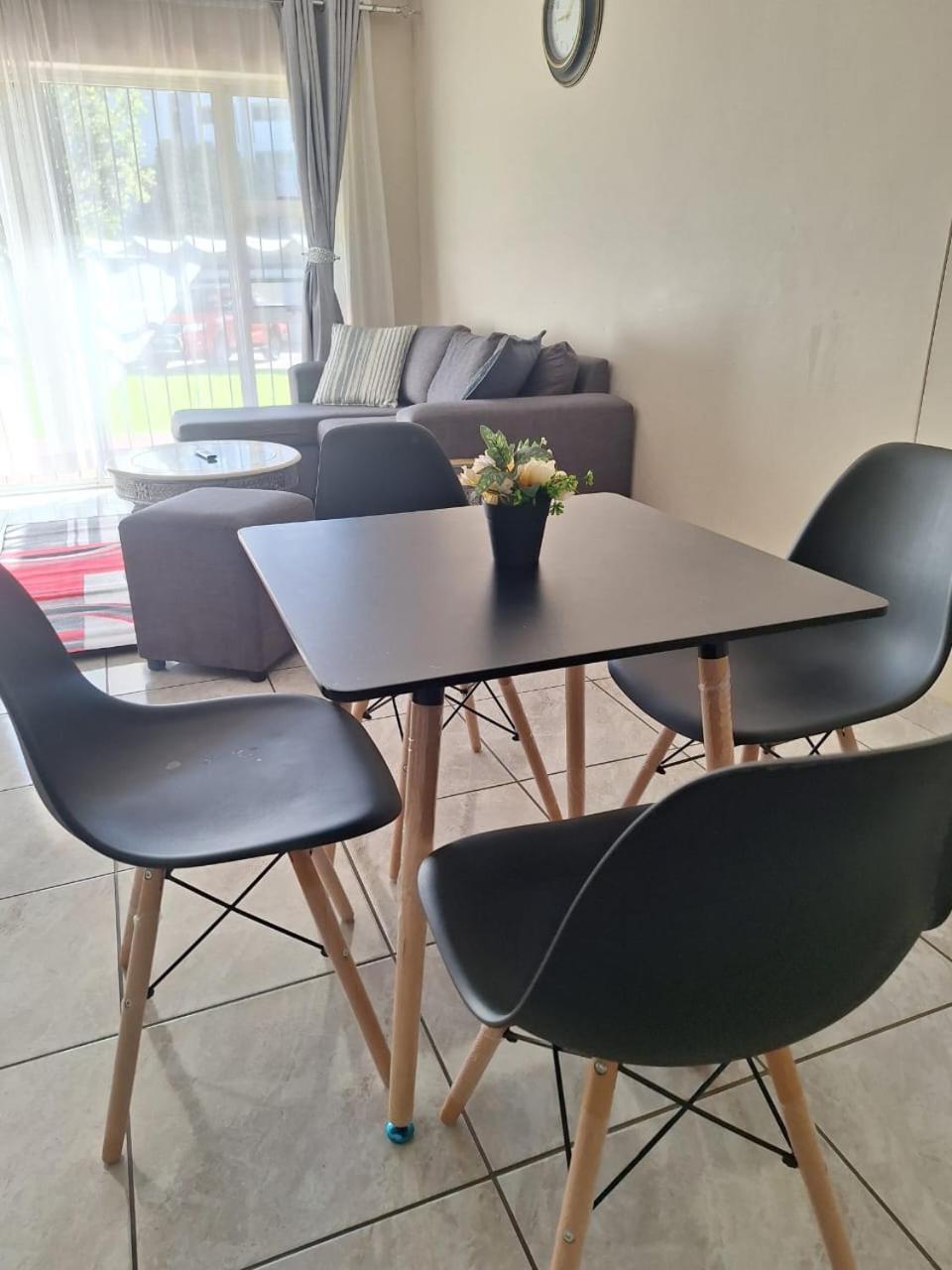 Menlyn Maine Apartments, Menlyn Place Pretoria-Noord Esterno foto