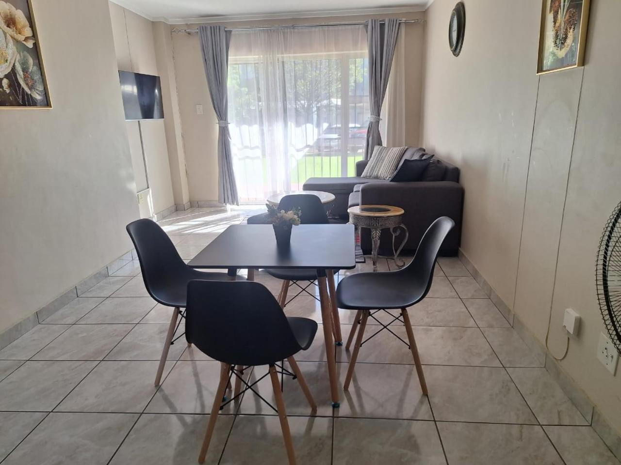 Menlyn Maine Apartments, Menlyn Place Pretoria-Noord Esterno foto