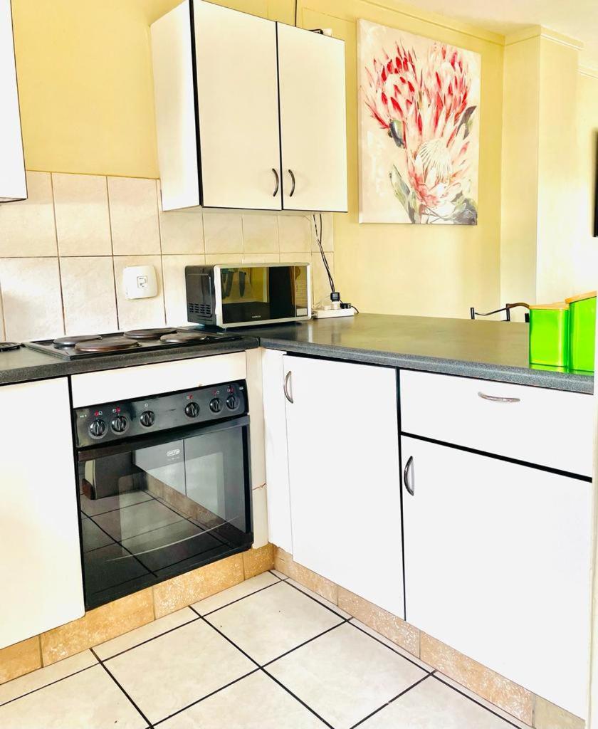 Menlyn Maine Apartments, Menlyn Place Pretoria-Noord Esterno foto