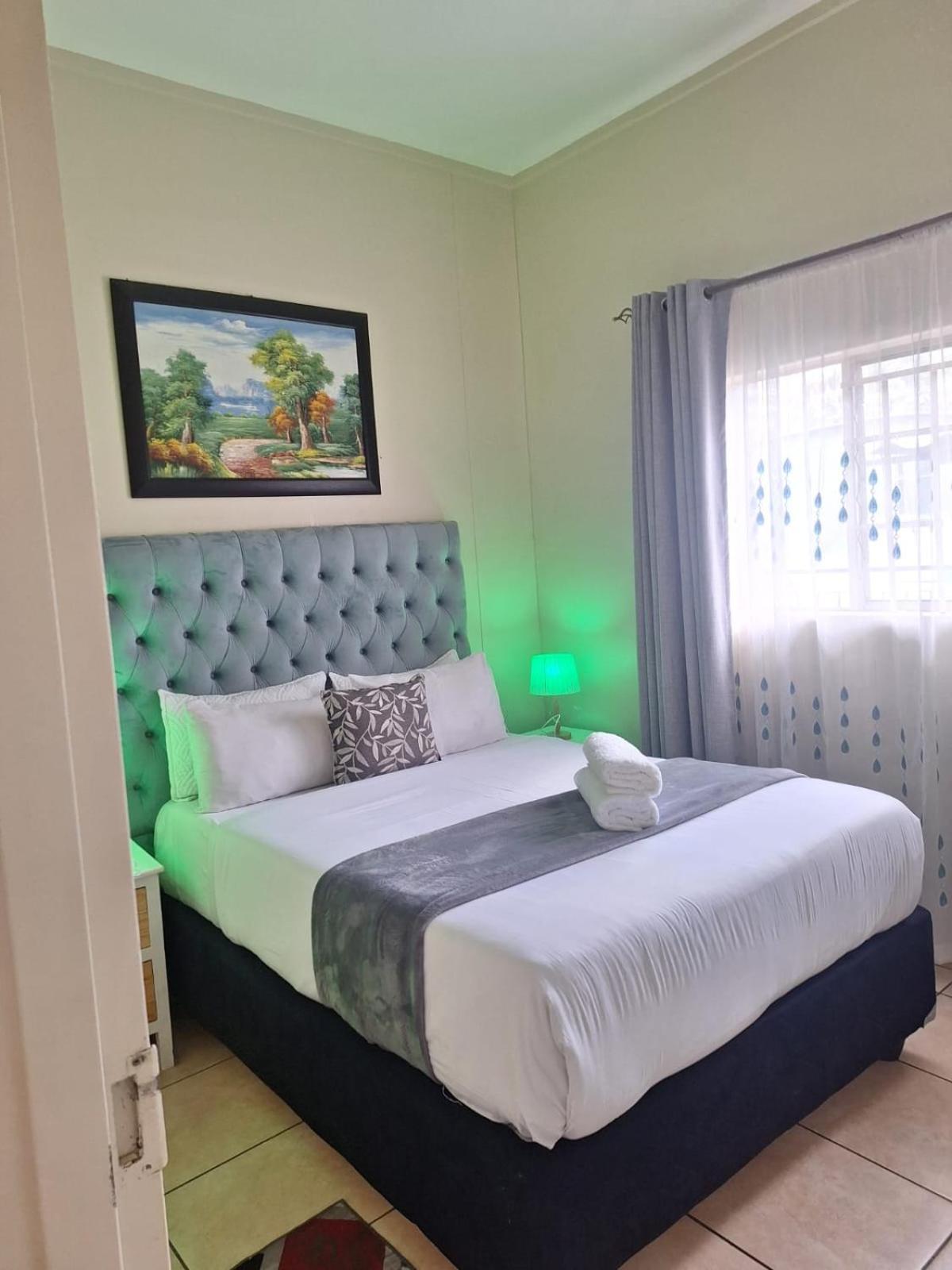 Menlyn Maine Apartments, Menlyn Place Pretoria-Noord Esterno foto
