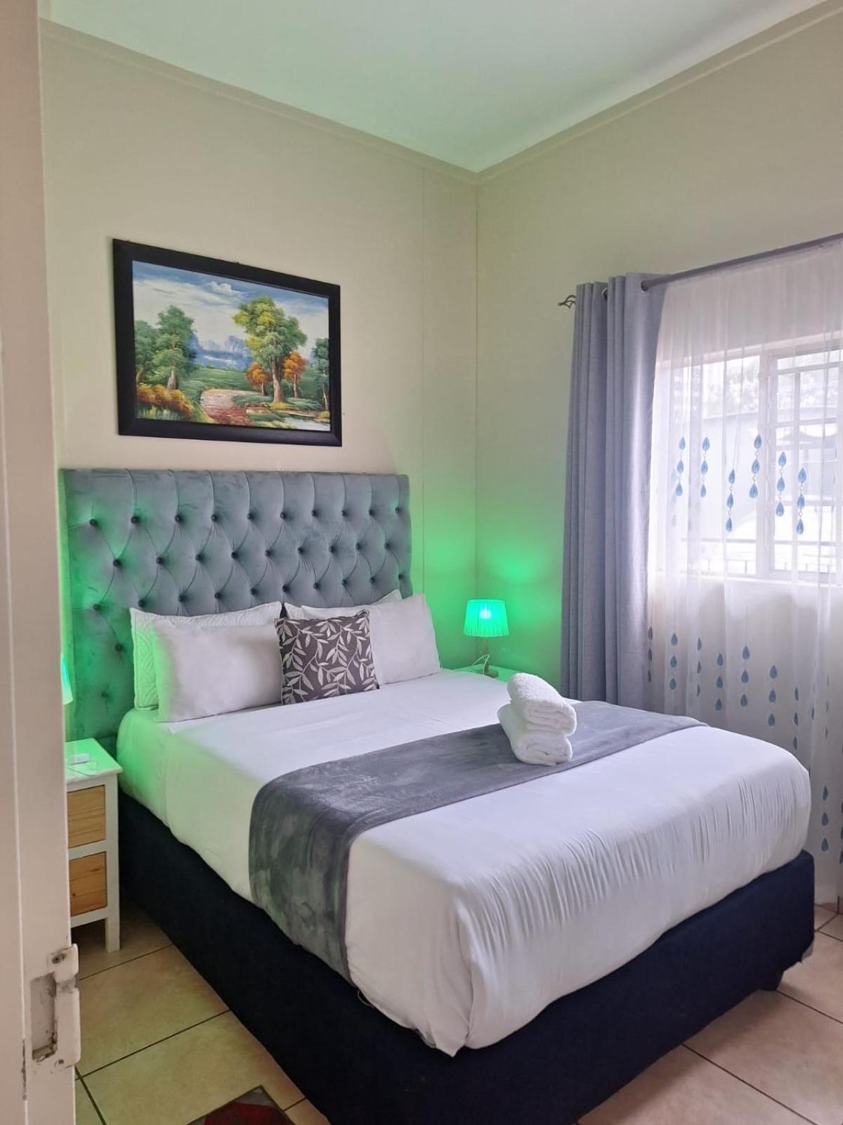 Menlyn Maine Apartments, Menlyn Place Pretoria-Noord Esterno foto